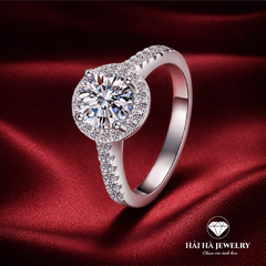 Nhẫn nữ bạc 925 moissanite viền halo tròn – thân nửa đính đá thanh mảnh