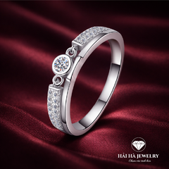 Nhẫn nữ bạc 925 moissanite điểm charm tròn – chuyển động nhẹ, đeo lên tay rất xinh