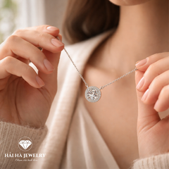 Dây chuyền bạc 925 đính moissanite dáng tròn 1 Carat – ánh sáng cân bằng, dễ đeo mỗi ngày | Hải Hà Jewelry