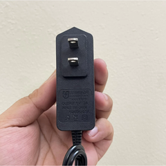 Sạc pin máy bắn cốt và máy cân mực cân bằng laze 5V-2A