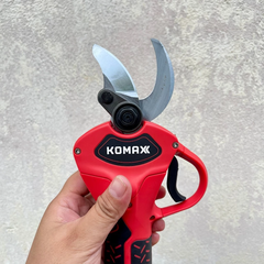 Kéo Cắt Cành Dùng Pin KOMAXX Mở Lưỡi 32mm Chân Pin Phổ Thông 18-21V, Có Chế Độ Chống Cắt Tay Có Thể Bật Tắt