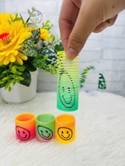 VÒNG TAY LÒ XO CHO BÉ NHIỀU MÀU (0.5)