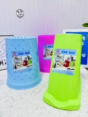 ỐNG HỘP CẮM DAO KÉO BẰNG NHỰA (2)
