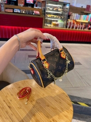 TÚI TRỐNG LV CHARM XÍCH (10)