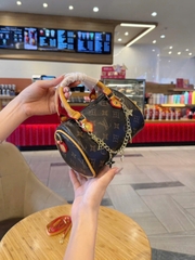 TÚI TRỐNG LV CHARM XÍCH (10)