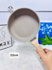 CHẢO VÂN ĐÁ CÁN GỖ 22cm XỊN (12)