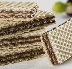 Bánh xốp Socola hạt dẻ Loacker Milky  Minis Chocolate Bag 800g mix 3 vị socola hạt dẻ, socola đen và socola vị vani  80 gói nhỏ