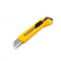 Dao rọc giấy Deli E2061