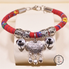 Vòng Cổ Thổ Cẩm chuông đồng trắng