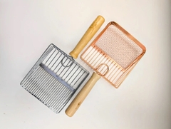 Xẻng Xúc Cát Kim Loại Cán Gỗ