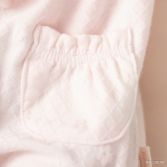 BU Baby (0M-6M) Body dài tay cài giữa, bèo đáp ngực Viscose Cotton KVC210200 | Body sơ sinh chính hãng