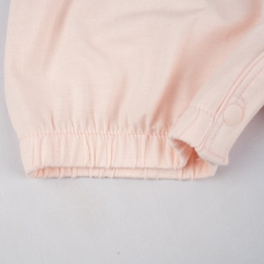 (1M-12M) Body đùi ngắn tay cài giữa bèo vai Bambus BBB230204 | Quần áo BU Baby chính hãng