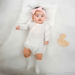 (1M-12M) Body chip dài tay cài chéo cho bé gái Bubaby Molist - BMD210802| Quần áo BU Baby chính hãng