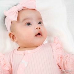 (1M-12M) Body chip dài tay cài chéo cho bé gái Bubaby Molist - BMD210802| Quần áo BU Baby chính hãng
