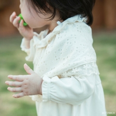 BU Baby (1M-12M) Set Body dài tay kèm cổ ren , cổ bèo bé gái mùa Thu êm Bubaby Cotton BCT2100CR | Hàng chính hãng