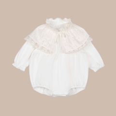 BU Baby (1M-12M) Set Body dài tay kèm cổ ren , cổ bèo bé gái mùa Thu êm Bubaby Cotton BCT2100CR | Hàng chính hãng