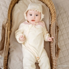 (NB-3M) Body dài tay cài chéo cổ Peter Pan Thu êm cho bé gái Bubaby Cotton BCT2108PP | BU Baby chính hãng