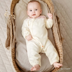 (NB-3M) Body dài tay cài chéo cổ Peter Pan Thu êm cho bé gái Bubaby Cotton BCT2108PP | BU Baby chính hãng