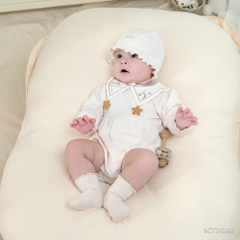 (1M-12M) Body chip dài tay cổ Peterpan Cotton bé gái Mùa Thu nhẹ Bubaby BCT210303 BCT2103BG | Quần áo chính hãng
