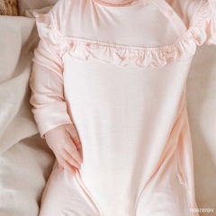 (1M-9M) Body dài tay cài vai Bèo ngực Bé gái Bubaby Bambus BBB2101BN | Body BU chính hãng