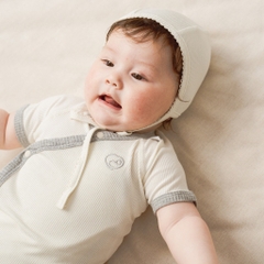 Mũ Sơ Sinh cho bé buộc dây Siro Bonnet, chất liệu Siro Cotton BuBaby ASR194300 | Phụ kiện BuBaby chính hãng
