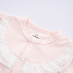 (1-9M-Nâu sữa) Bộ đồ liền thân ngắn tay cài giữa Bèo ngực cho bé gái - BU Signature BBC2302BN - Bubaby sơ sinh