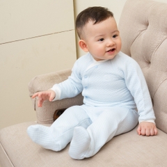 Bộ quần áo dài tay cài chéo liền tất chân chần bông - BU Quilted BBS110800 | Quần áo BuBaby chính hãng