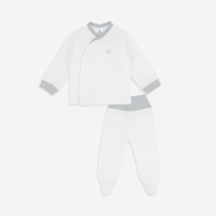 Bộ quần áo dài tay cài chéo liền tất chân chần bông - BU Quilted BBS110800 | Quần áo BuBaby chính hãng