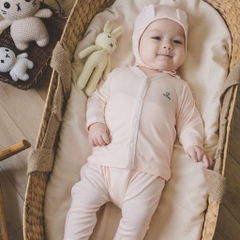 BuBaby Bộ dài tay cài giữa cho bé sơ sinh từ 1 đến 9 tháng chất vải thoải mái, co giãn  - Siro BSR110202 | Quần áo Bu