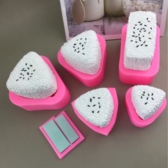 Khuôn Silicon - Món Ăn - Cục Cơm Tam Giác 5.8cm