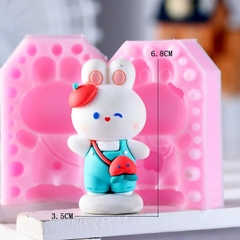 Khuôn Silicon - Động Vật - Con Thỏ Đứng Đeo Cà Rốt 2 Mảnh 6.8cm