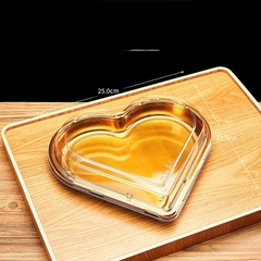 Hộp Nhựa - Trái Tim Đế Vàng - 19x21cm Cao 4.5cm