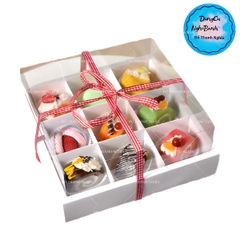 Hộp Nhựa - Vuông Đế Giấy - 9 Ngăn 8x8cm Cao 10cm