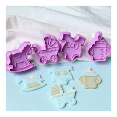 Khuôn Nhựa - Set 4 Đồ Chơi Quần Áo Bình Bú, Xe Nôi, Nhựa bộ ấn cắt