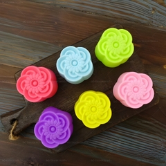 [10 cup] Khuôn Silicon - Cup Set 5cm - M32 - Cúc Xoắn 5c