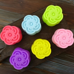 [10 cup] Khuôn Silicon - Cup Set 5cm - M32 - Cúc Xoắn 5c