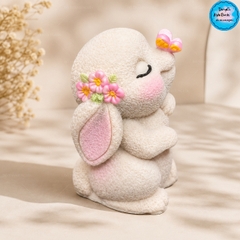 Khuôn Silicon - Động Vật - Con Thỏ Cài Hoa 7cm