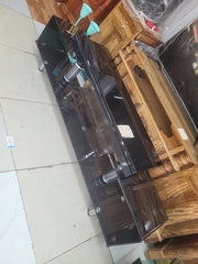 kệ kính 1.8 đen