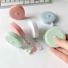 Thước dây 1,5m – Dụng cụ đo kích thước hình xăm, tiện dụng, cuộn gọn tự động, độ chính xác cao, phù hợp studio tattoo & spa