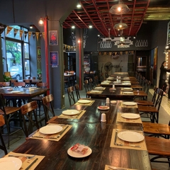 Top 6 best Bia Hanoi restaurants to drink