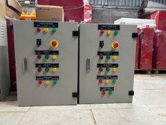 Tủ điện điều khiển quạt và bơm.