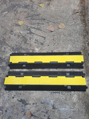 Gờ giảm tốc xẻ rãnh