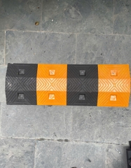 Gờ Giảm Tốc Cao Su Nhựa KT:1000x350x50mm
