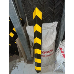 Ốp cột cao su chữ V KT:1200x100x100x10mm