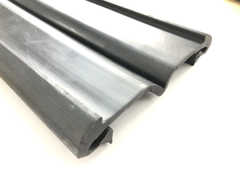 Máng cao su chữ M cho khe co giãn dạng ray