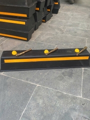 Chặn Lùi Cao Su KT: 750x150x120mm