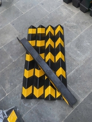 Ốp cột cao su chữ V KT:1000x100x100x10mm