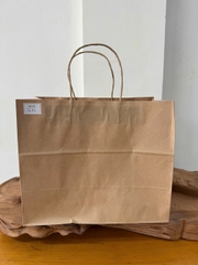 Túi giấy Kraft có quai Màu Nâu - KT: 30x15x25
