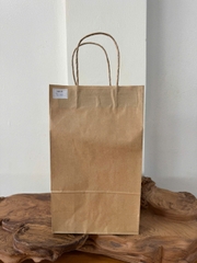 Túi giấy Kraft có quai Màu Nâu - KT: 19,5x10x33