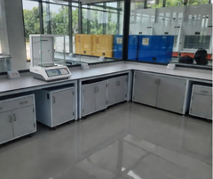 Bàn thí nghiệm áp góc